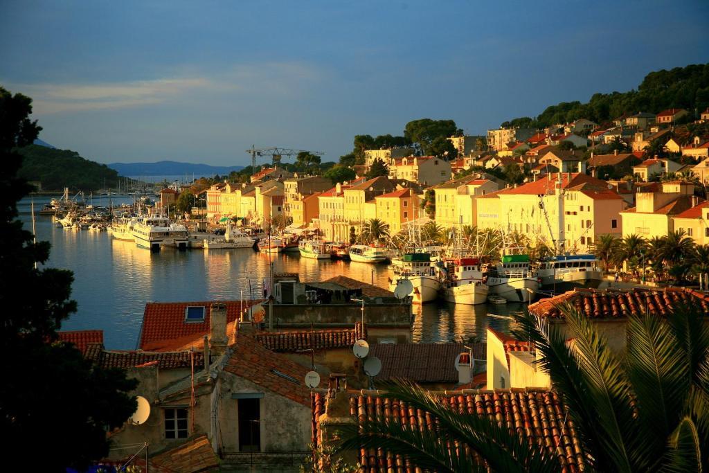 Apartments Katja Mali Losinj Exterior photo